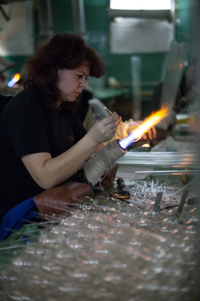 Портрет: Российские новогодние игрушки от фабрики «Елочка»