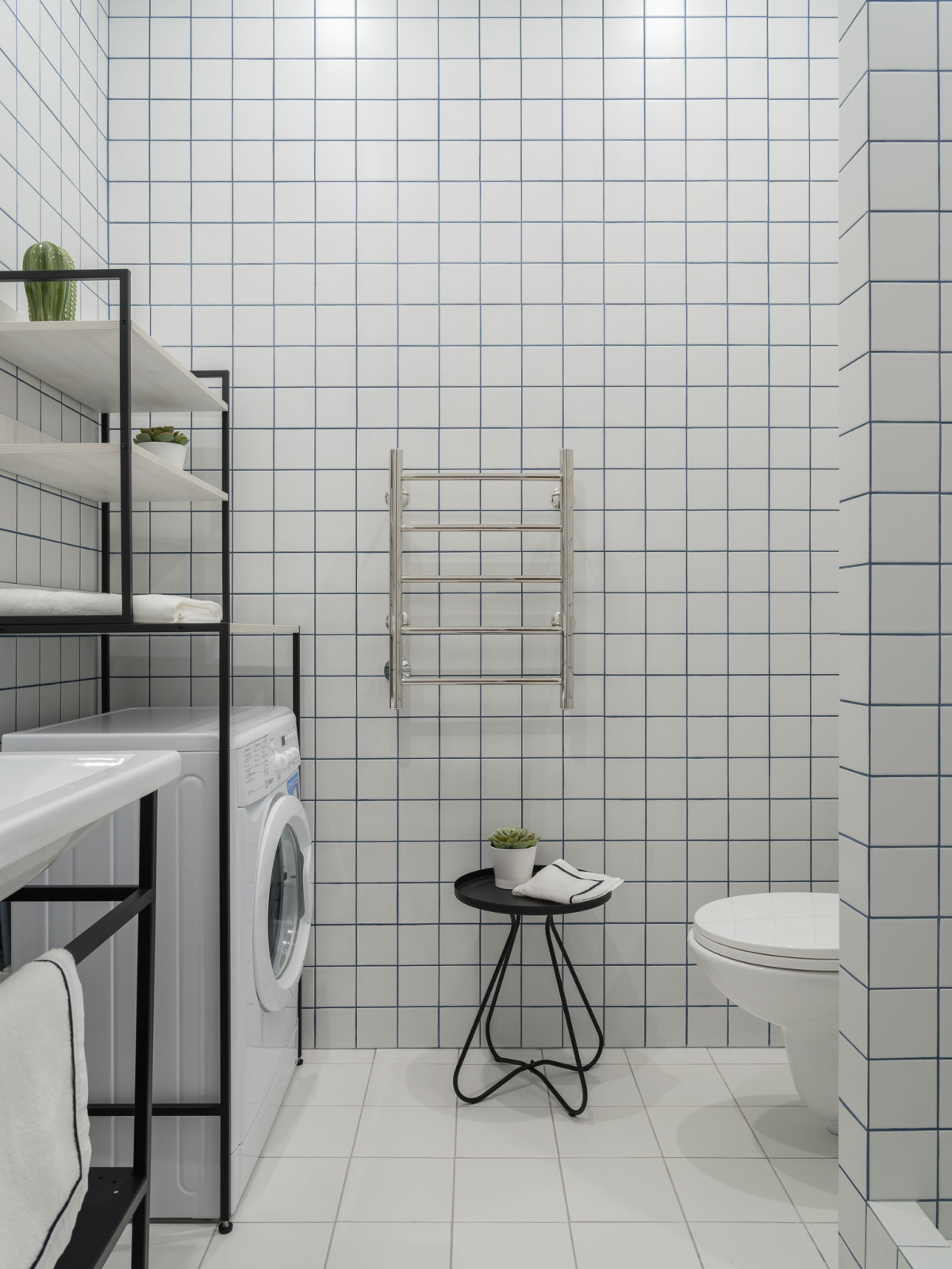 Небольшая яркая квартира