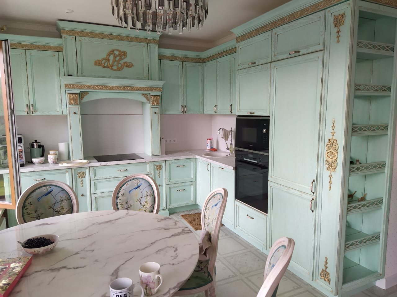 Кухни массив