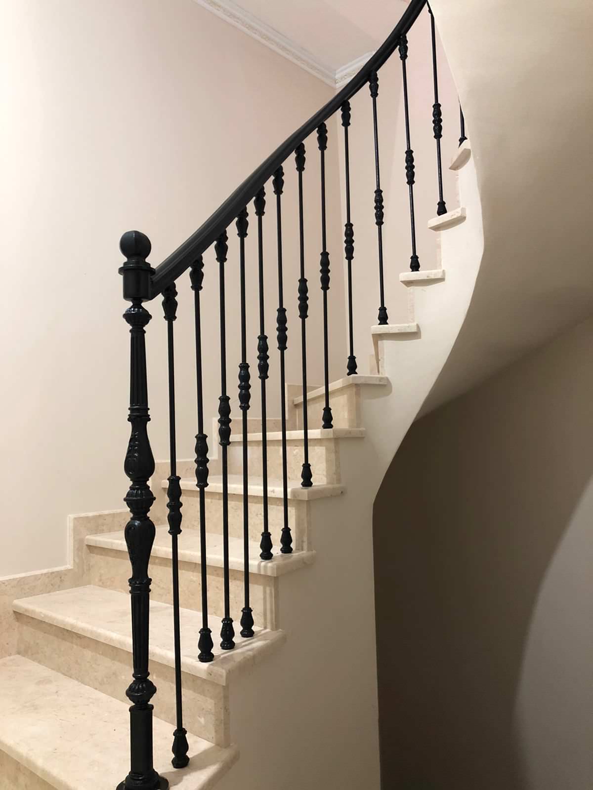 Обложка проекта: Кованная лестница