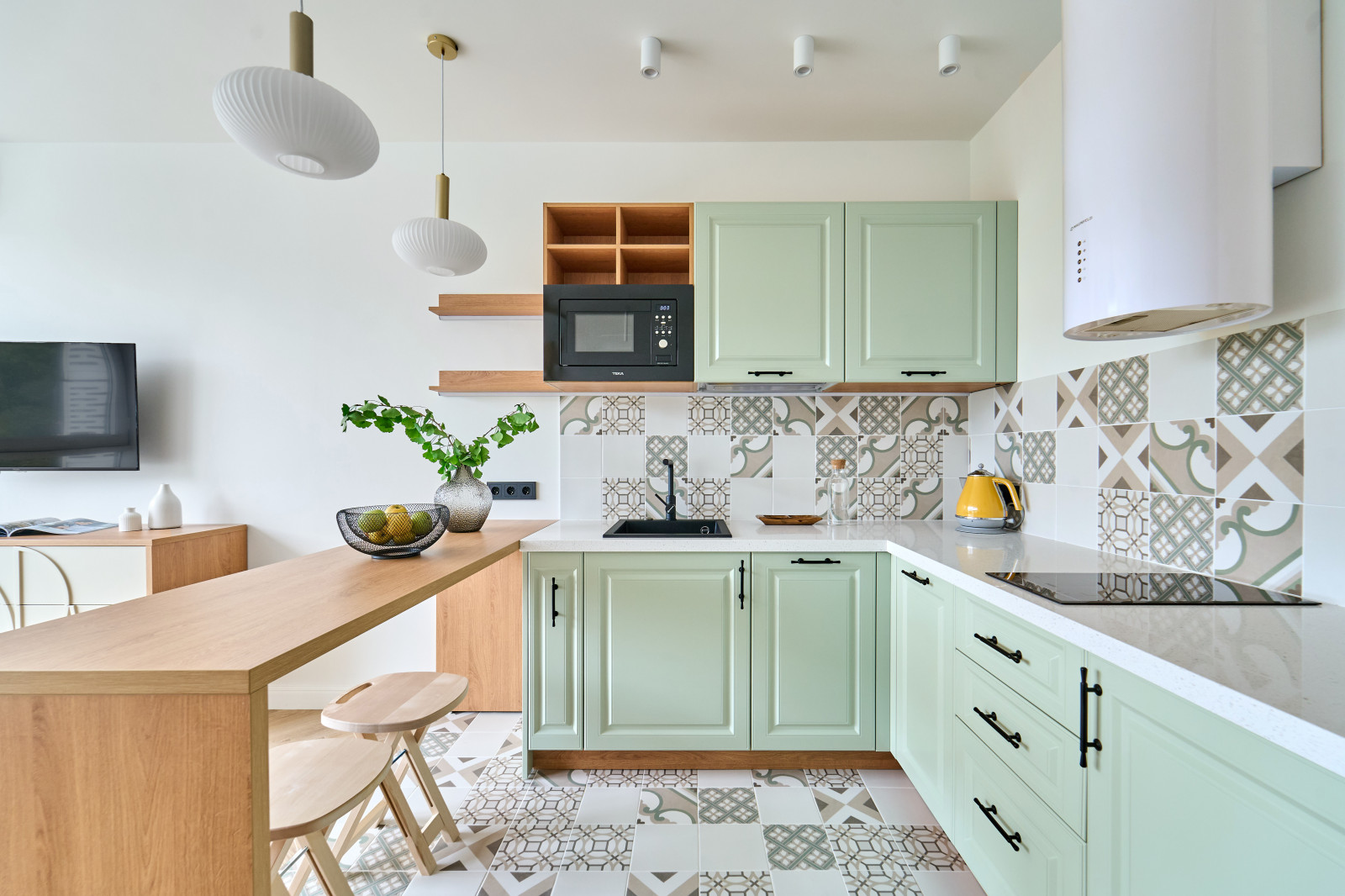 Тепло и свежесть южного города