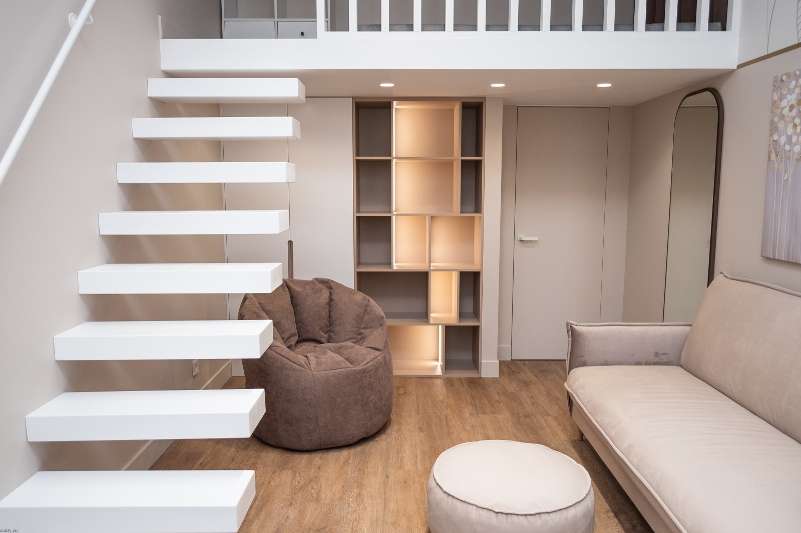 Реализация ЖК "Болконский", квартира с потолками 3,6 метра.