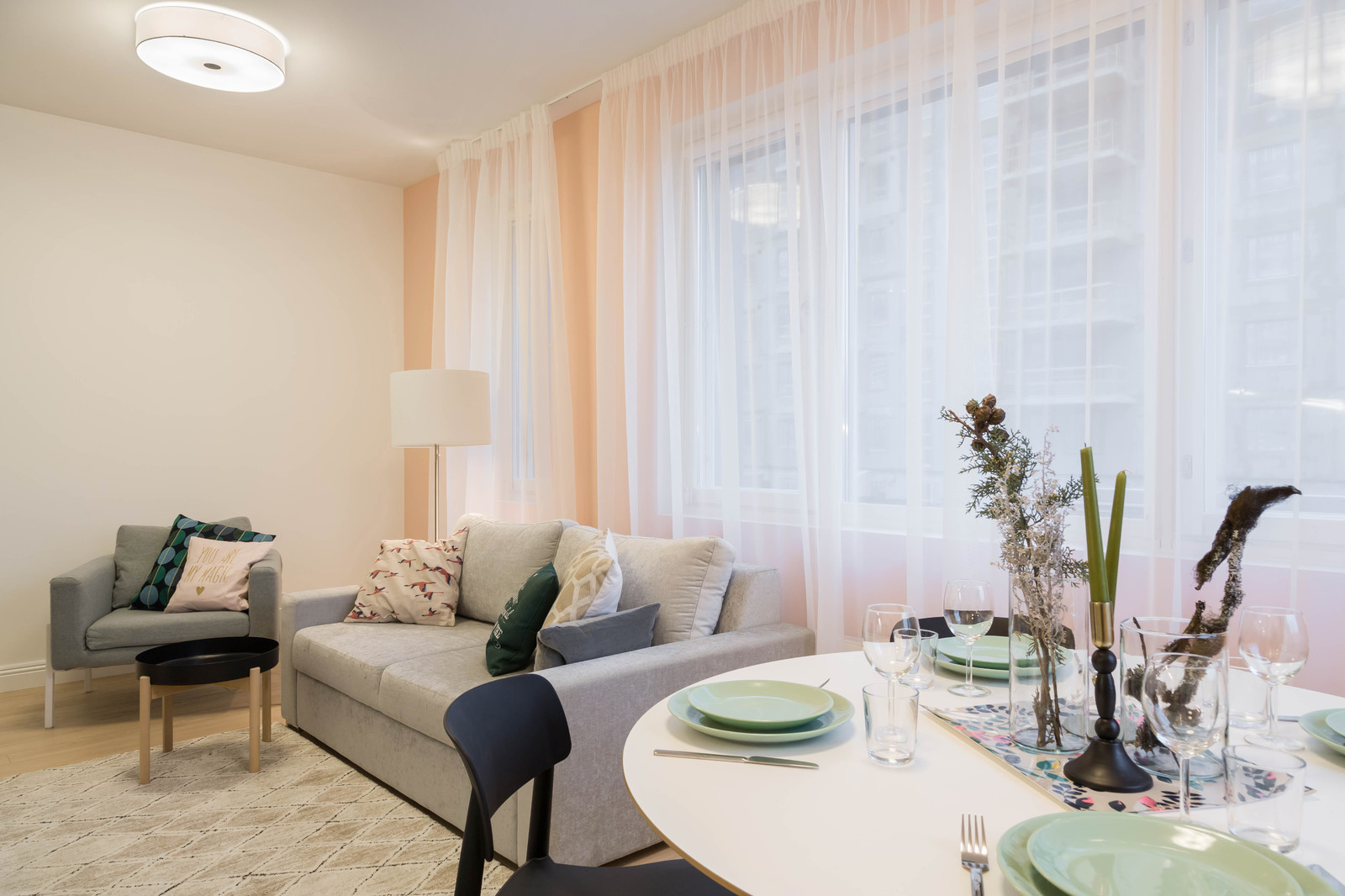 Зефирно-розовый скандинавский