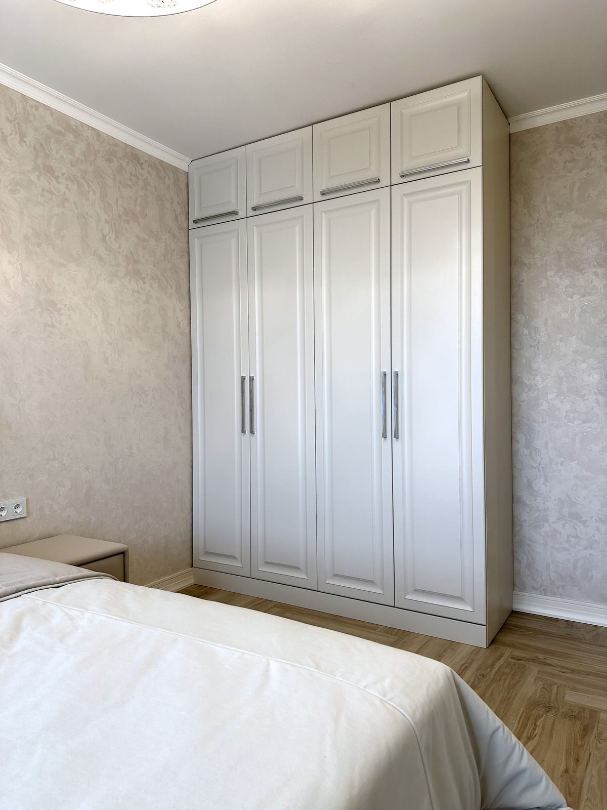 Шкаф в спальню.