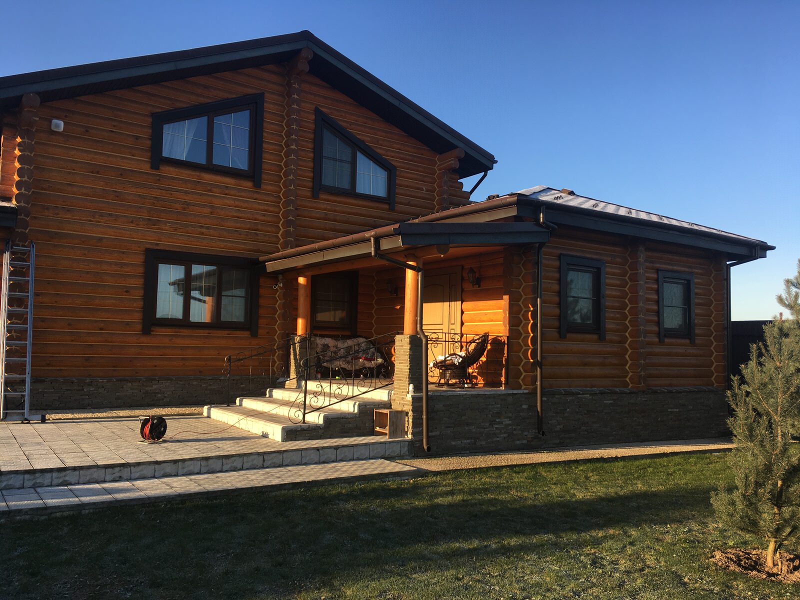 Новогоднее освещение загородного дома