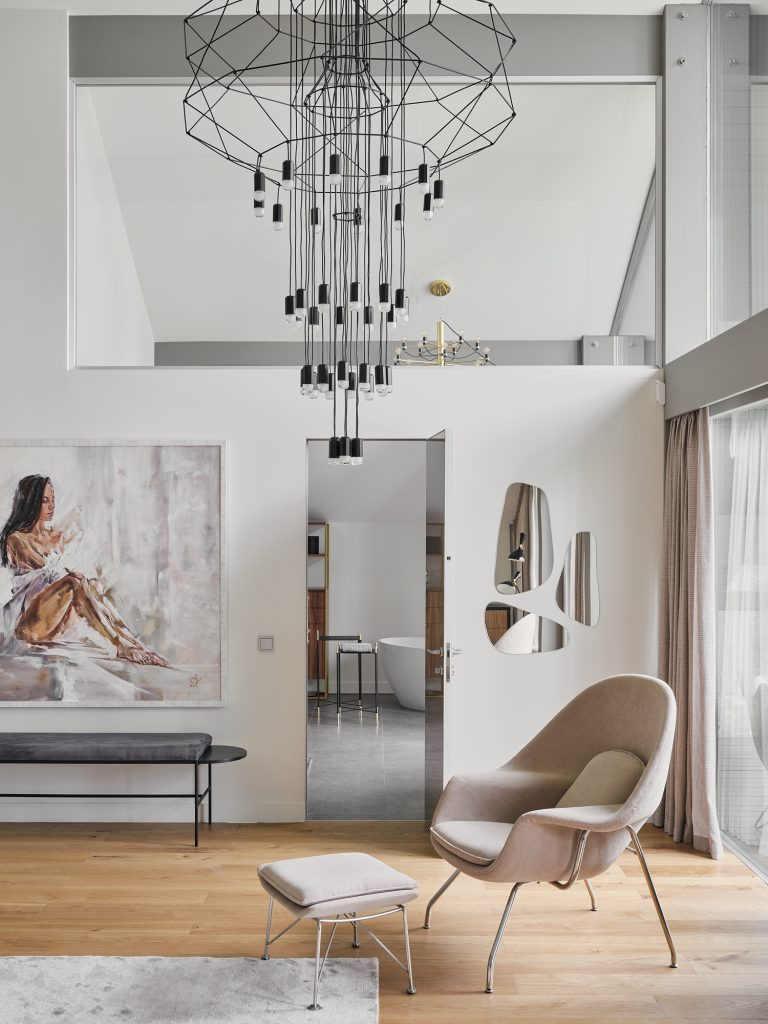 Дом в лесу у озера