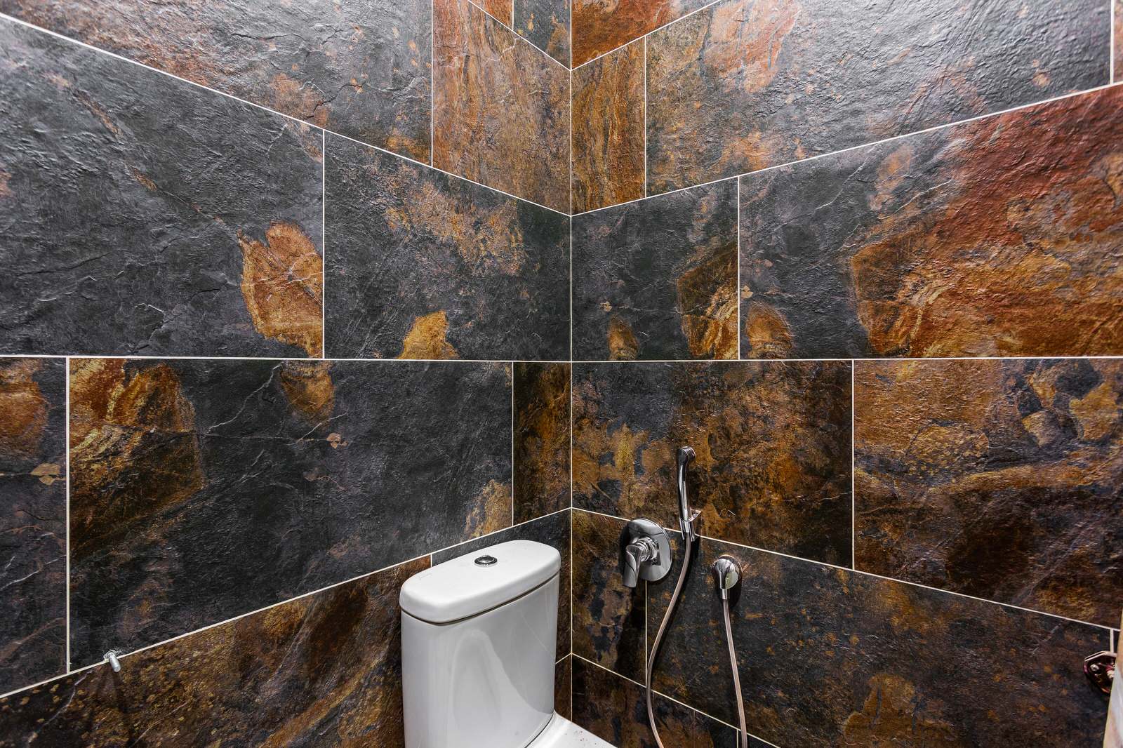 Бразильский сланец в ванной комнате