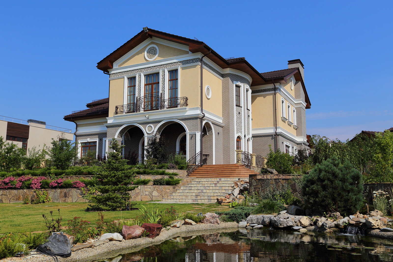 Дом в классическом стиле "Аврора"