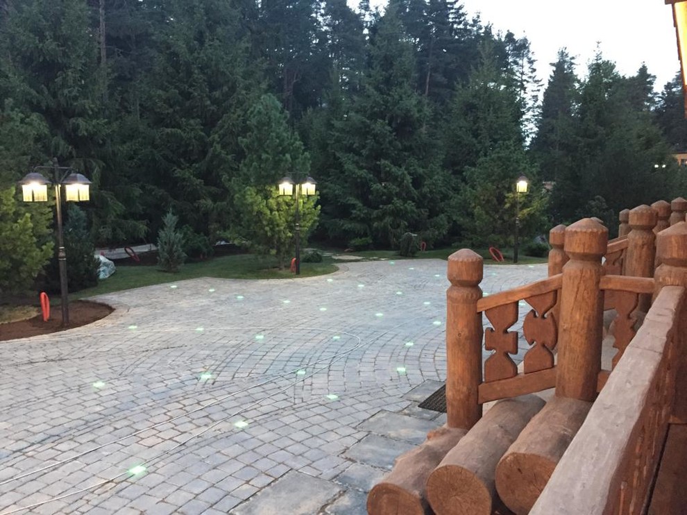 Мощение пешеходной зоны в загородной резиденции