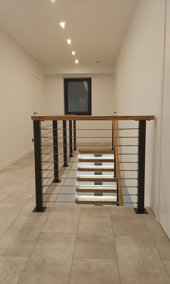 Лестница в стиле LOFT центральной балке