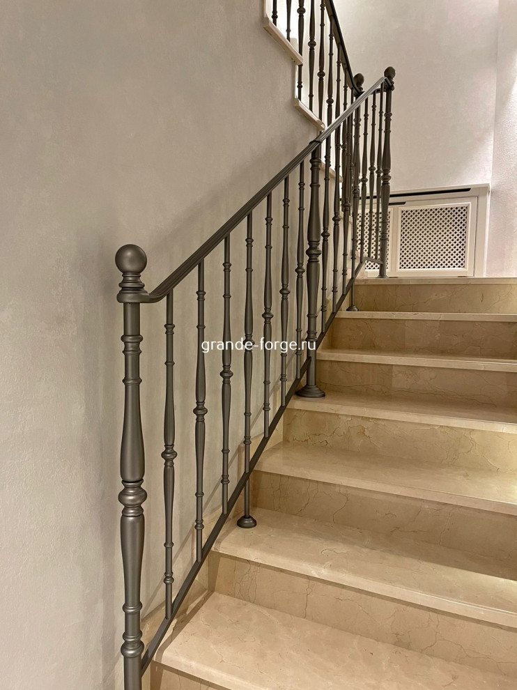 Лестница, стальное ограждение, фабрика Grande forge(Франция), коллекция "Рондо"