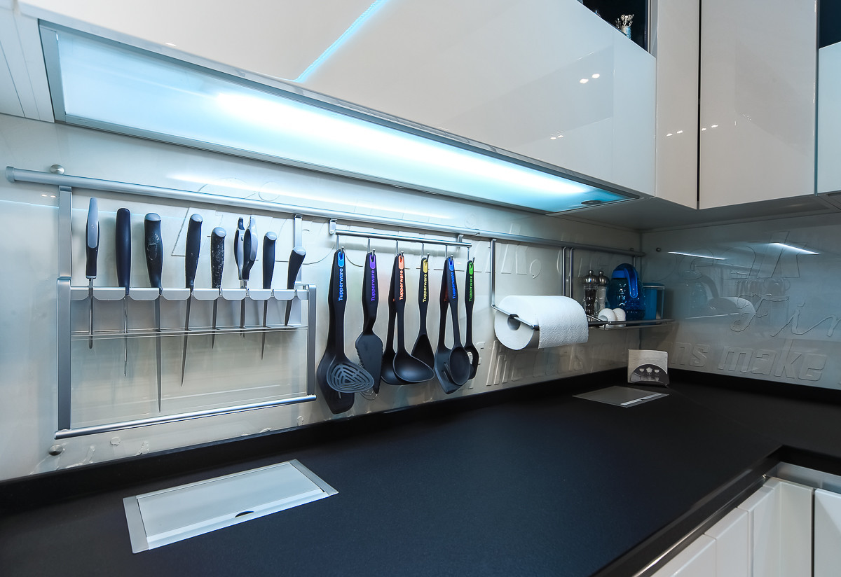 Как правильно: Освободить кухонный фартук