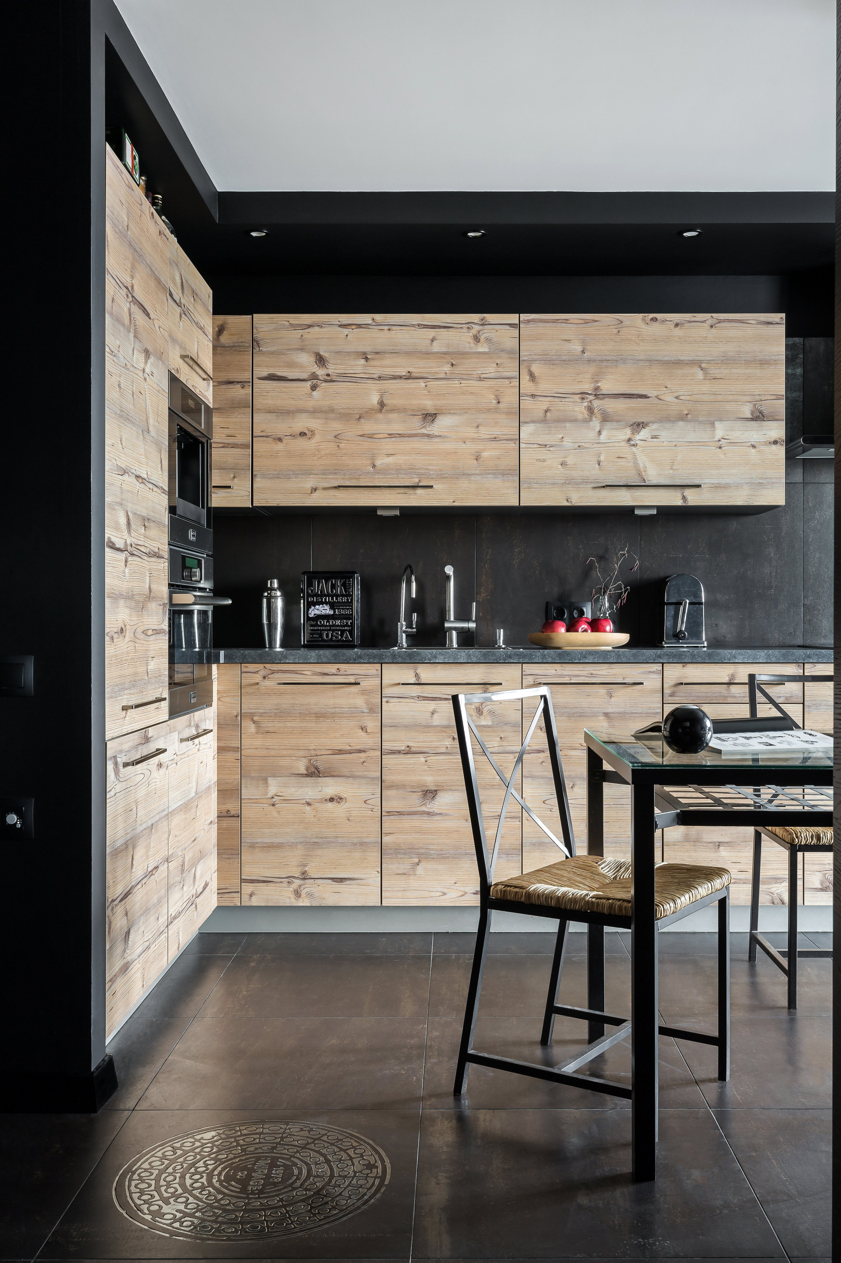 Houzz тур: Черная квартира для молодого заказчика