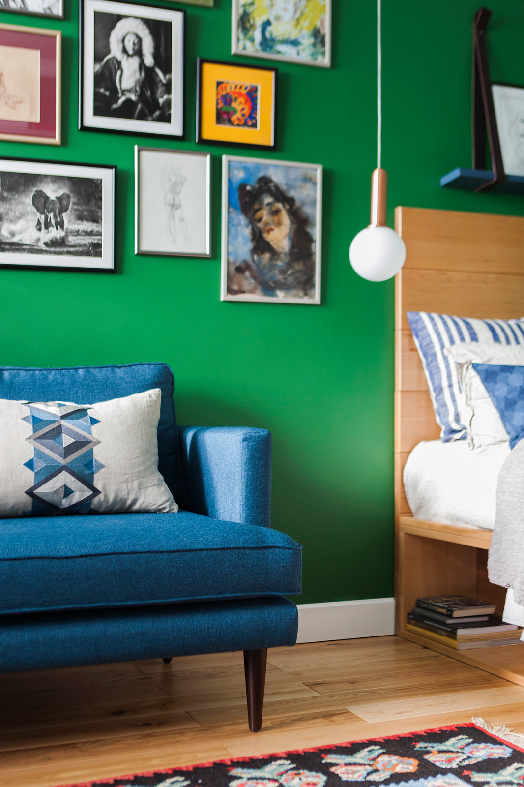 Съёмка квартиры в изумрудном цвете