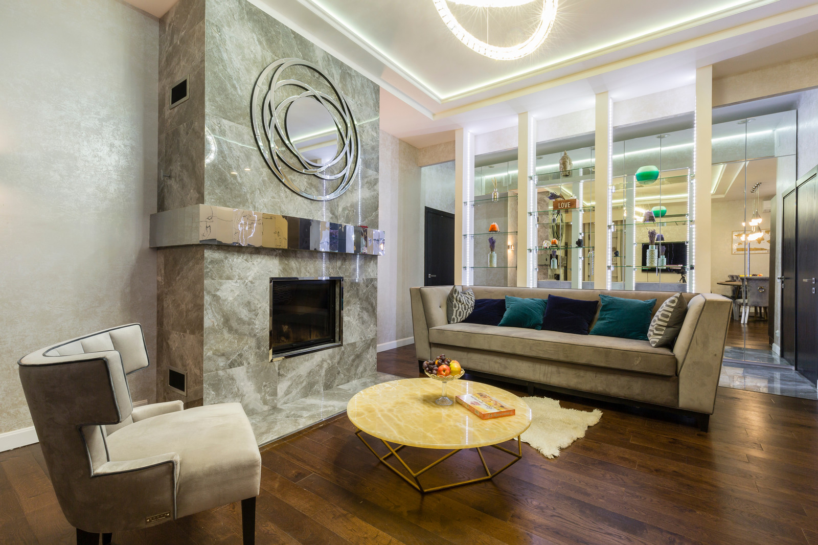 STYLISH LUX APARTMENT IN THE HEART OF THE CITY