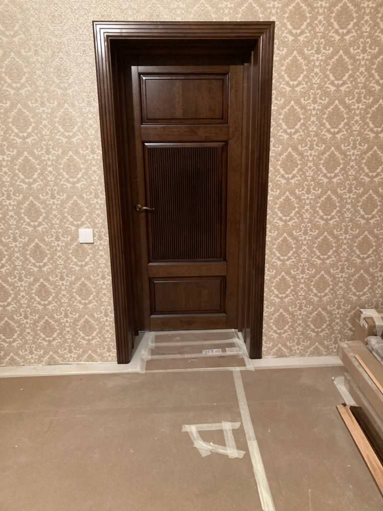 Двери из массива (фото работ с нескольких объектов)