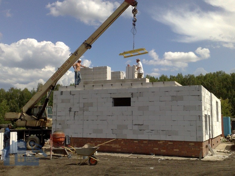 Дома и котеджи из кирпича и газоблока (газобетона) "под ключ"