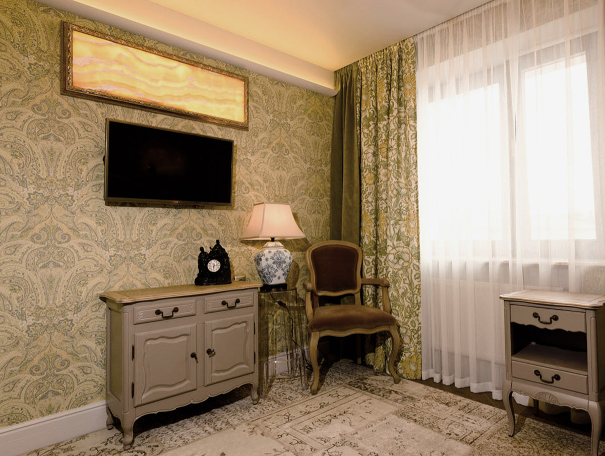 «Шкатулка из Оникса» декорирование квартиры: текстиль, обои, краски