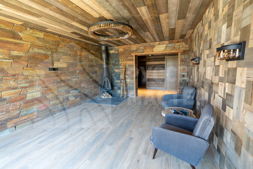 Дом в стиле шале на берегу Правдинского озера