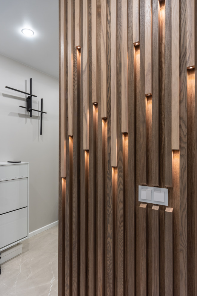 Стена с торцевой подсветкой - Ясень