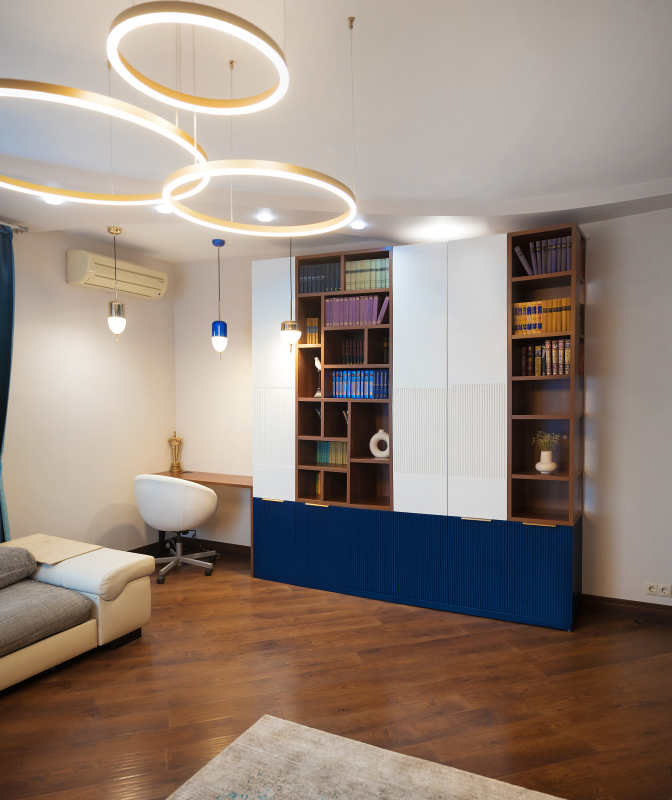 Шкафы и тумбы