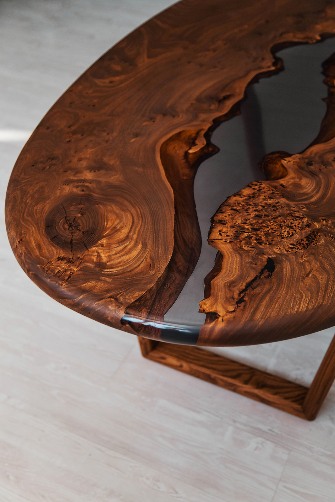 Стол Разживин