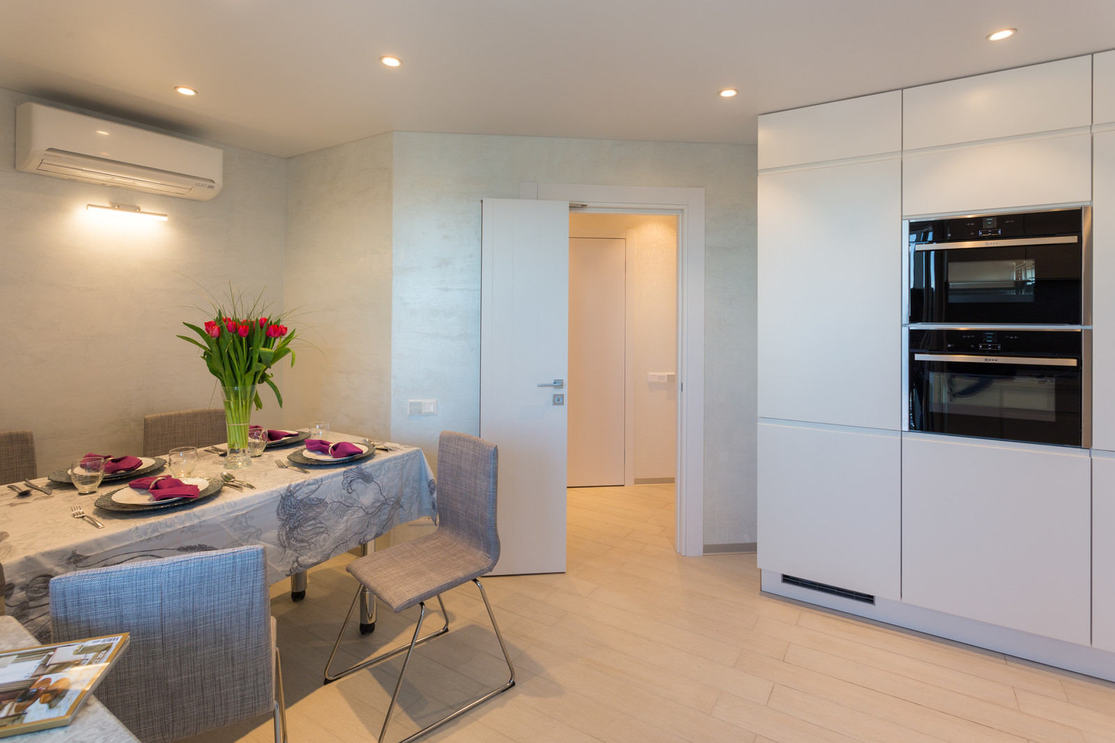 Белый минимализм в новостройке