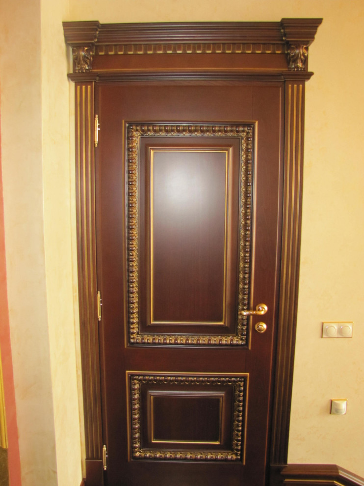 Обложка проекта: Двери из массива