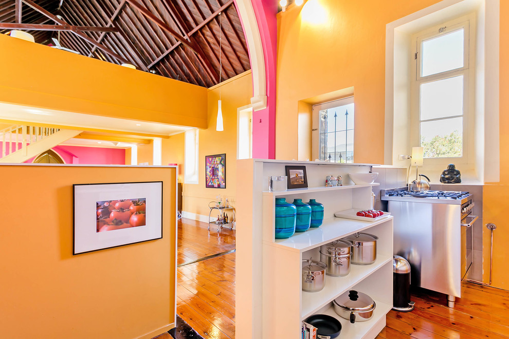 Houzz Австралия: Буйство красок в здании бывшей церкви