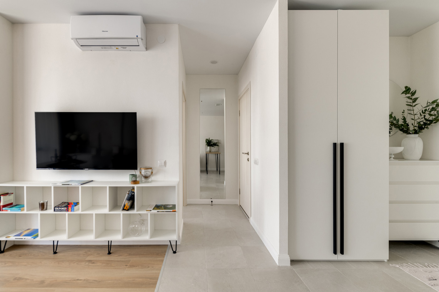 Light one bedroom apartment