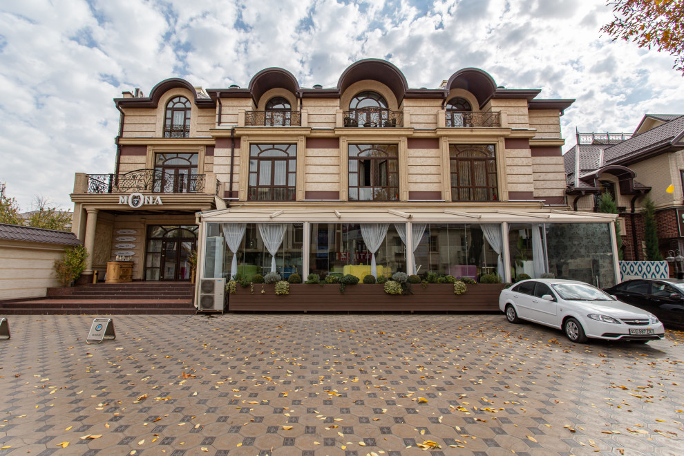 ресторан MONA