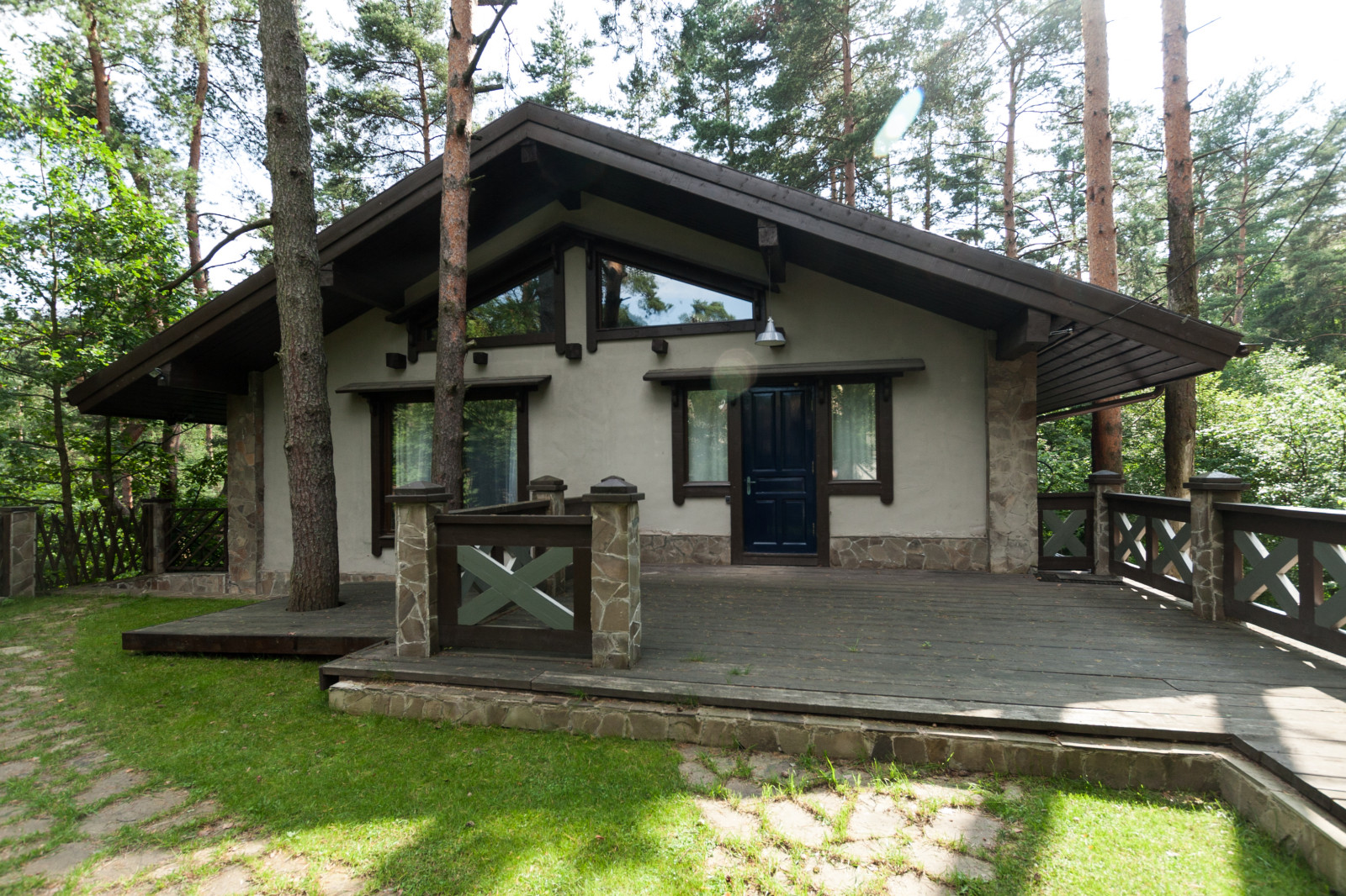 В гостях: Дом с музыкальной студией и художественной мастерской