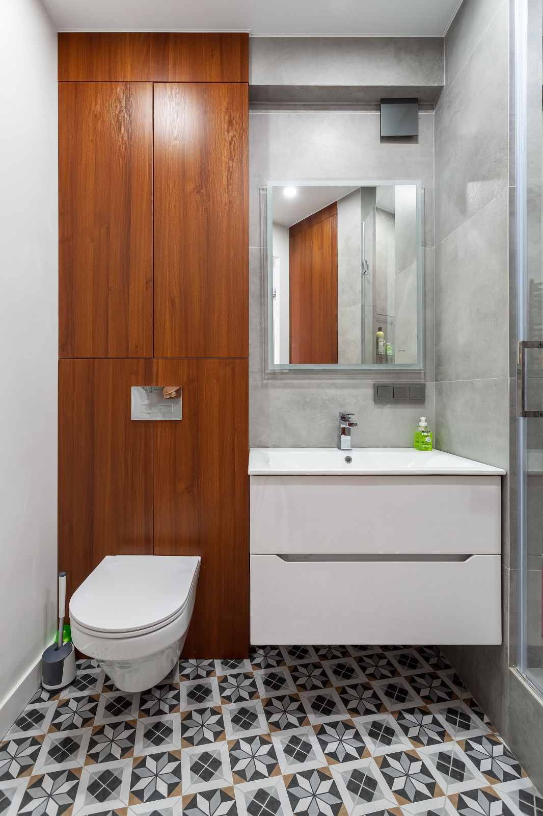 Распашные фасады над инсталляцией