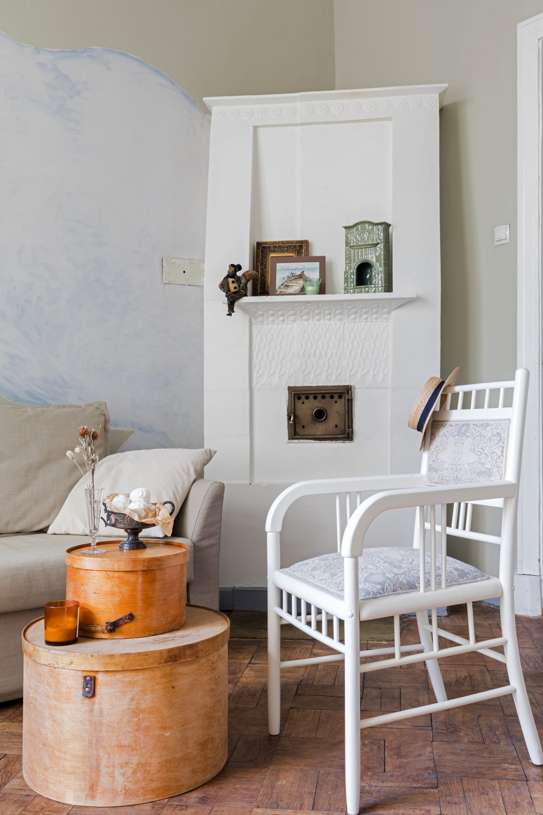 В гостях: Квартира в Петербурге – со слоном и антиквариатом