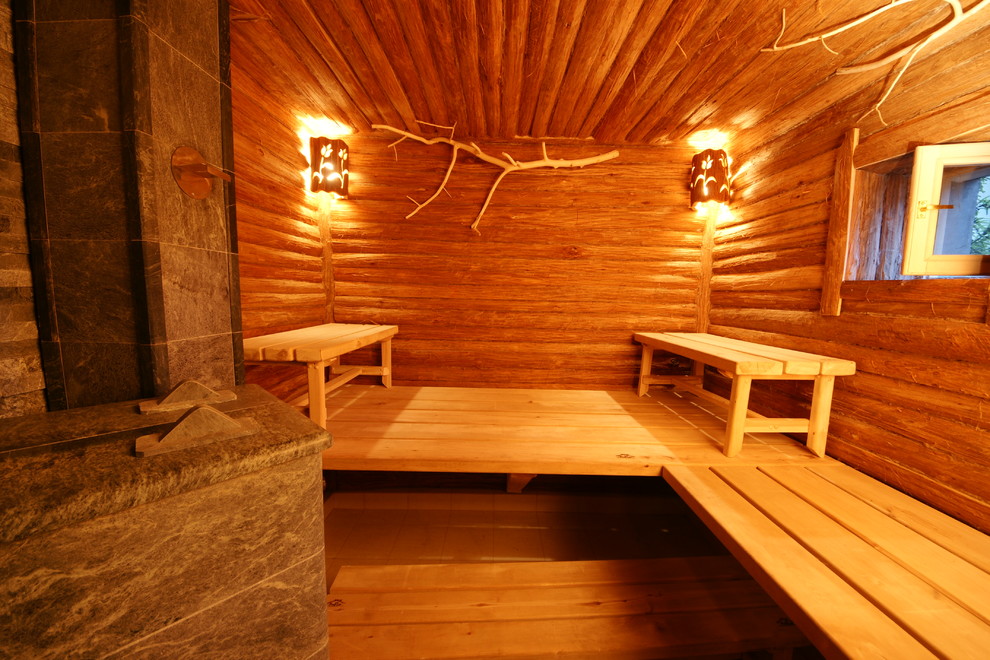 Русская баня с отделкой "Липой с лыком".