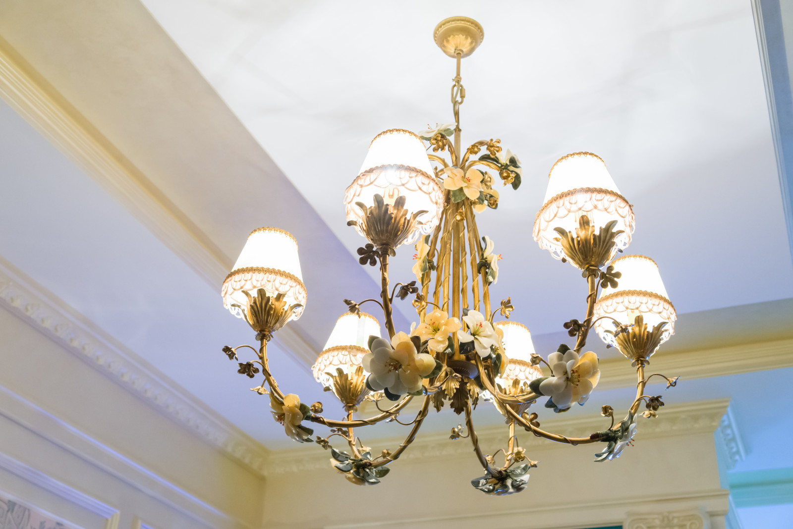 Интерьер дома в классическом стиле (500 кв м)