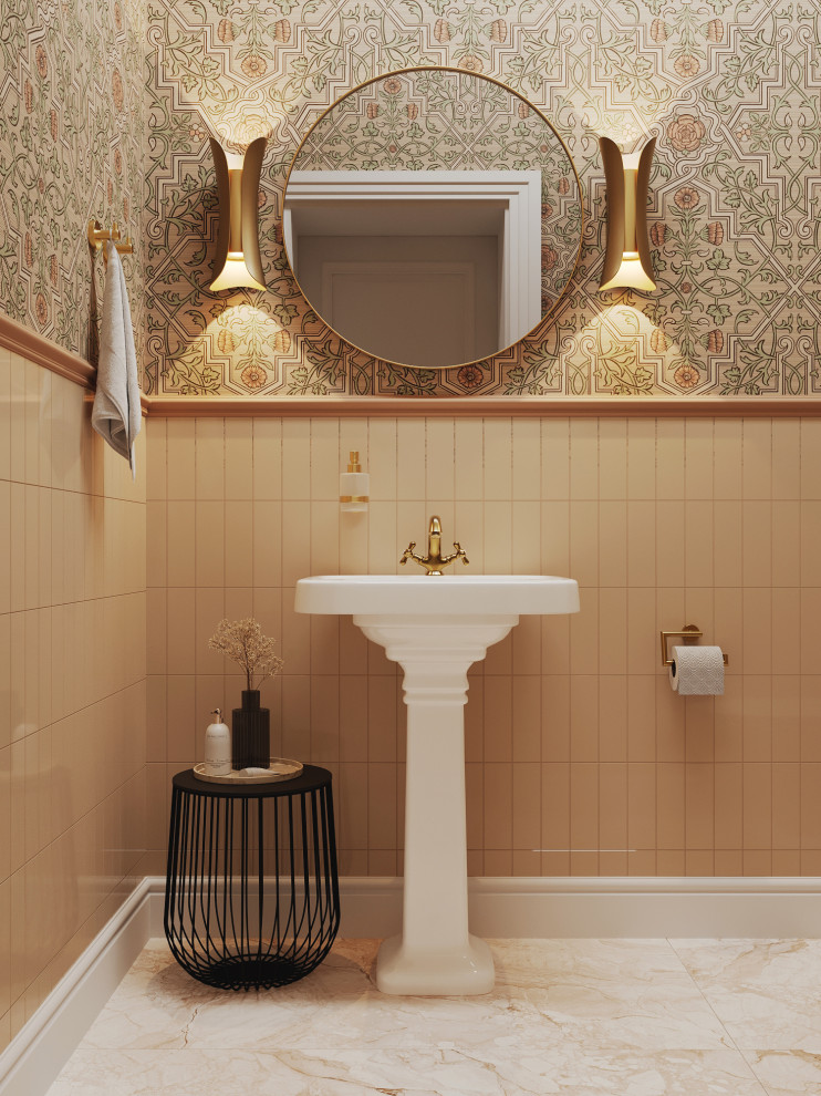 Дом с арочными окнами