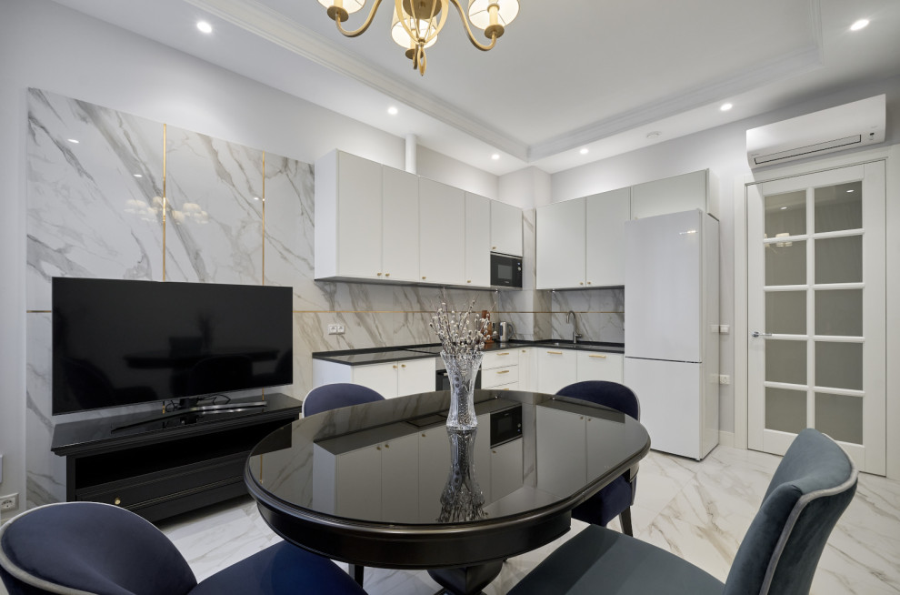 Двери Кантри в светлом интерьере