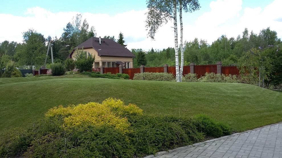 Сад  на холмах