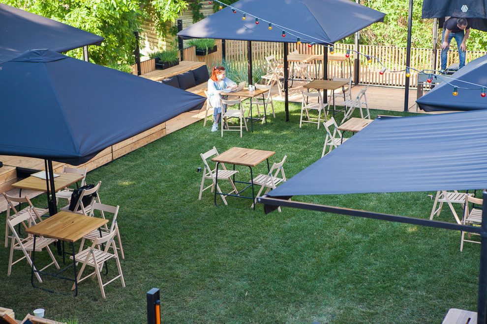 Озеленение летней веранды Dewar's Powerhouse