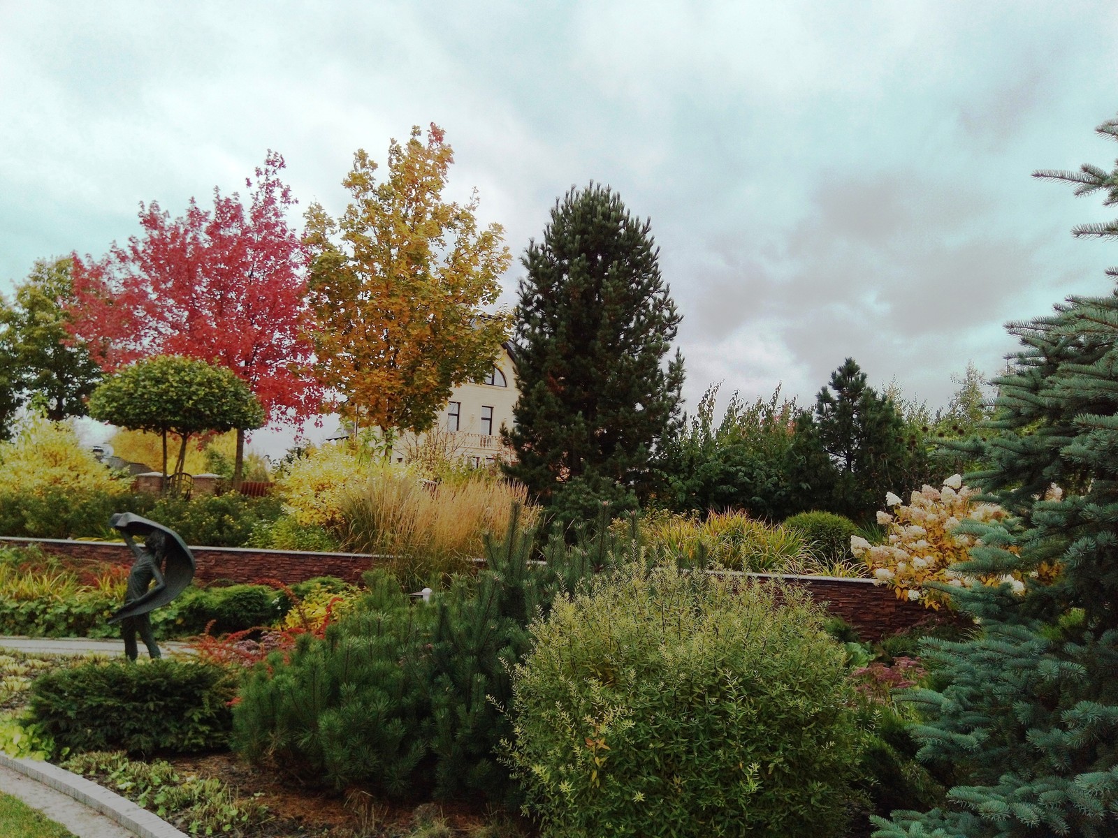 кп "Милениум" - Профессиональный уход за садом - 100% качество!