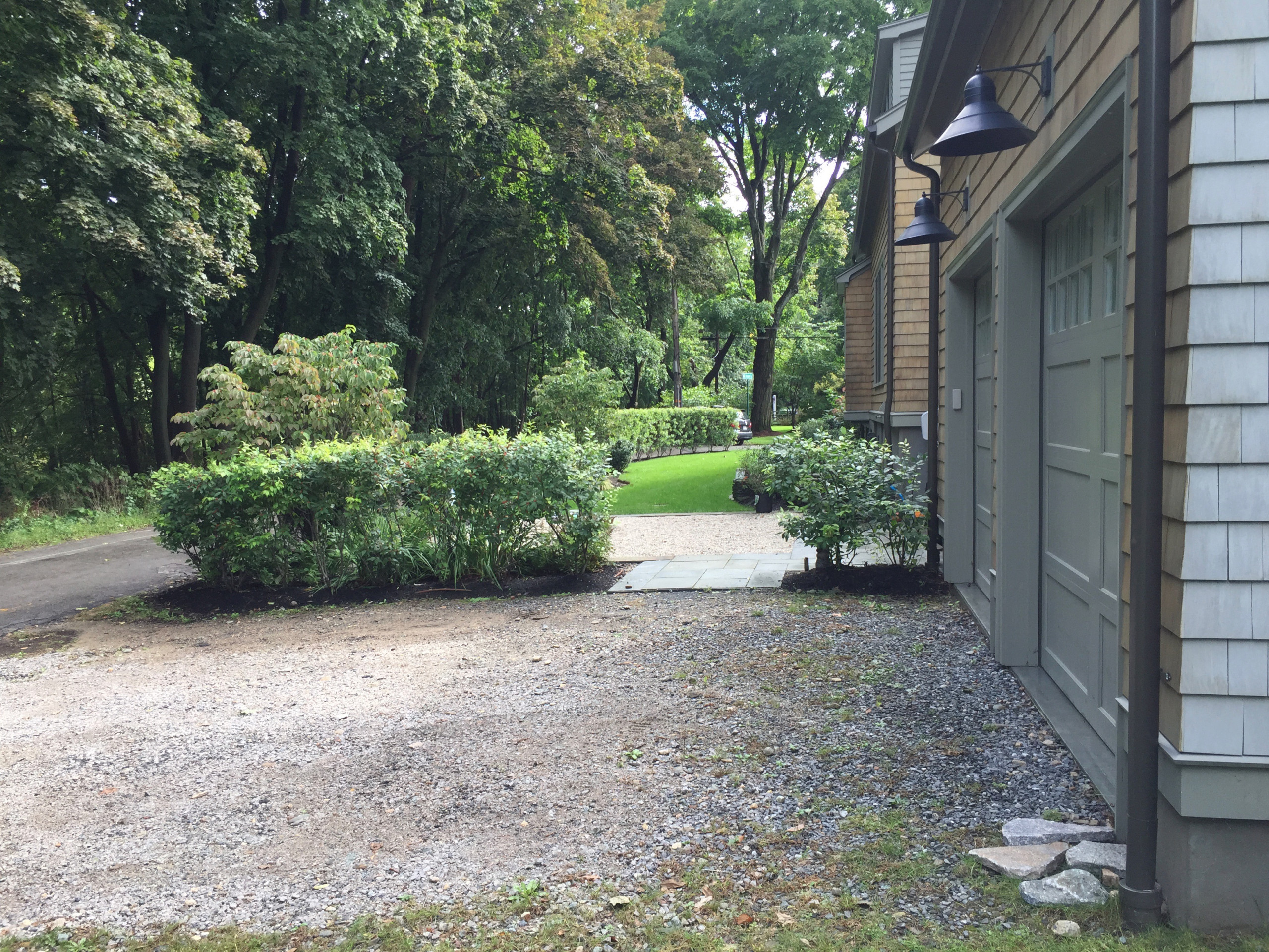 До и после: 3 двора, где после переделки появилась летняя кухня