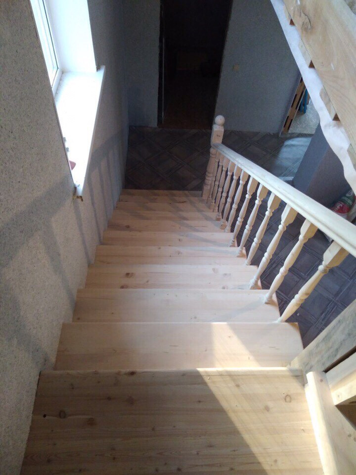 Обложка проекта: Лестница из сосны в Москве