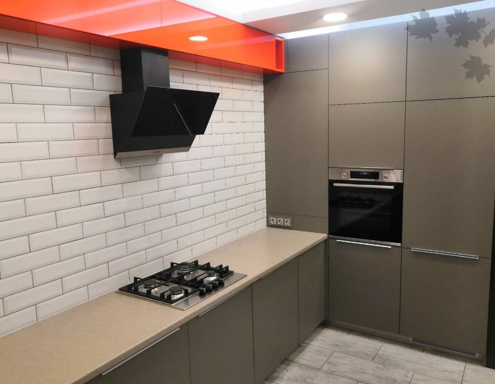 Обложка проекта: Кухонный гарнитур с яркими акцентами