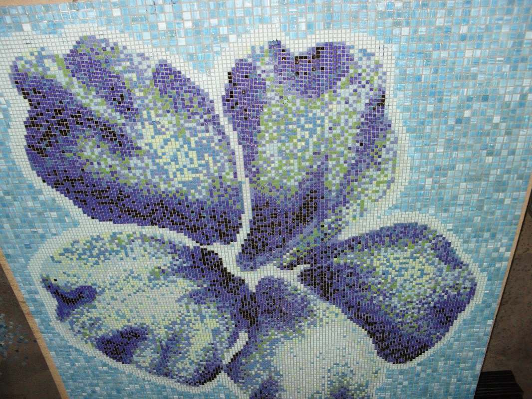 Художественная сборка панно из мозаики