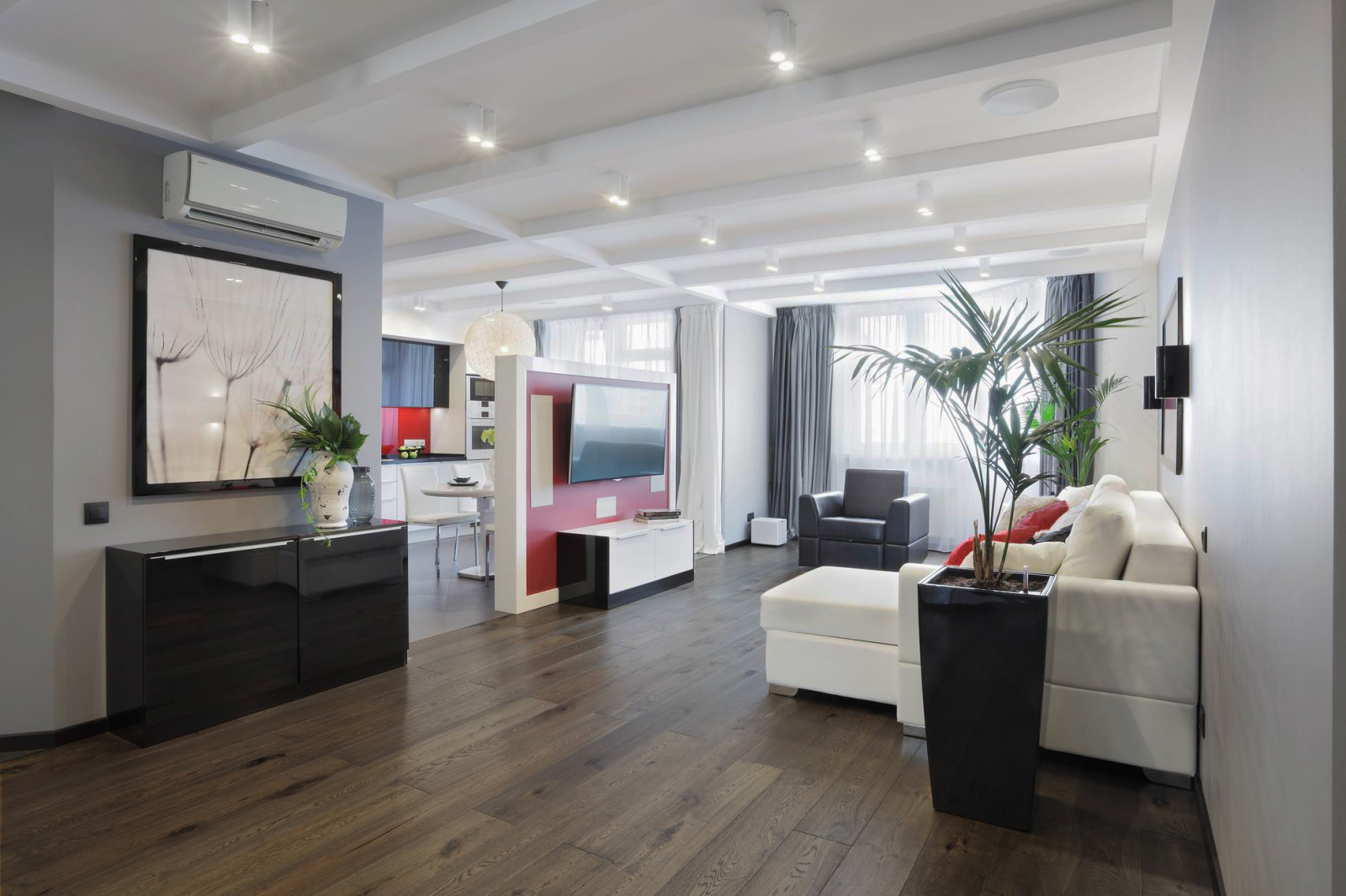 Трехкомнатная квартира в Екатеринбурге