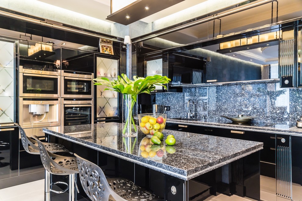 Кухня совмещенная со столовой и гостиной