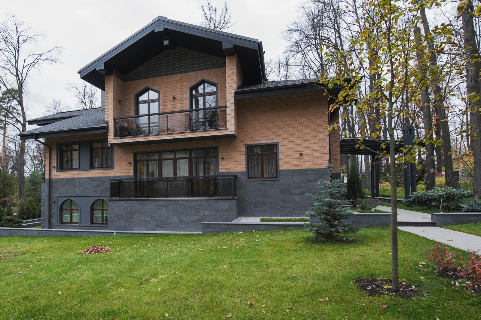 Частный жилой дом в коттеджном поселке Троицкий Парк, 2014 год