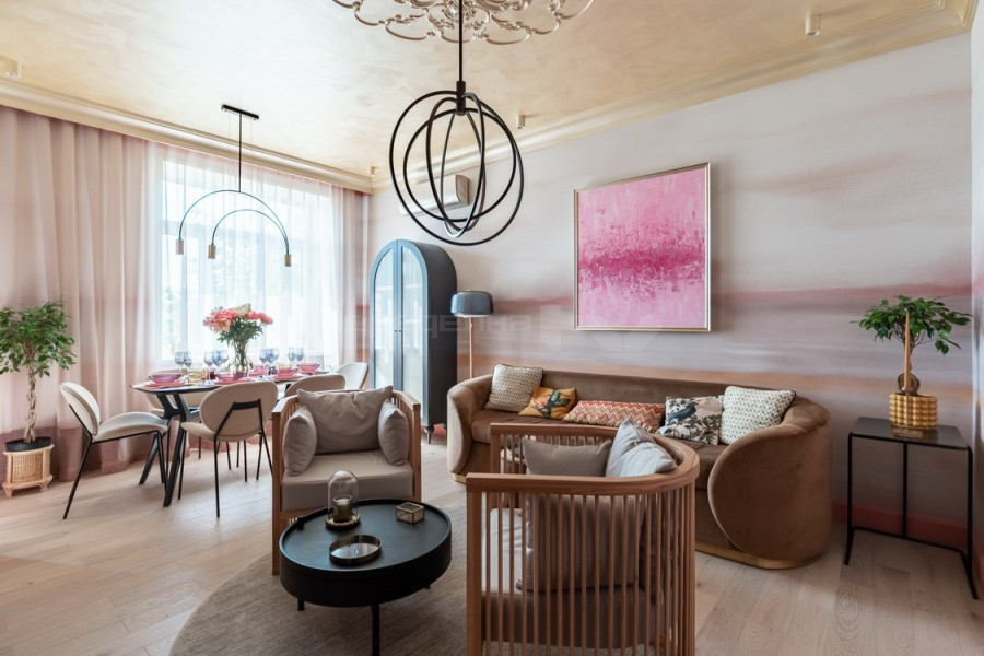 Гостиная для сестер-двойняшек