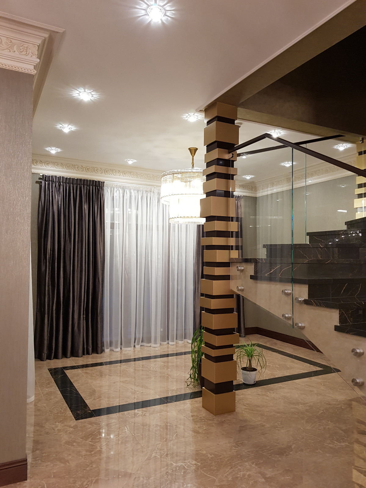 Лестница и будущий зимний сад